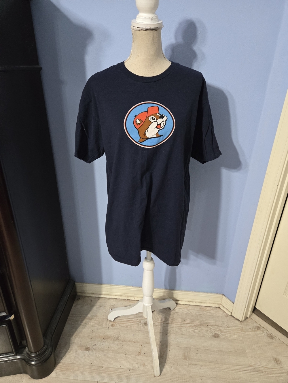 Buc-ee’s Large "Holding It Till Buc-ee’s" Blue Graphic T-Shirt